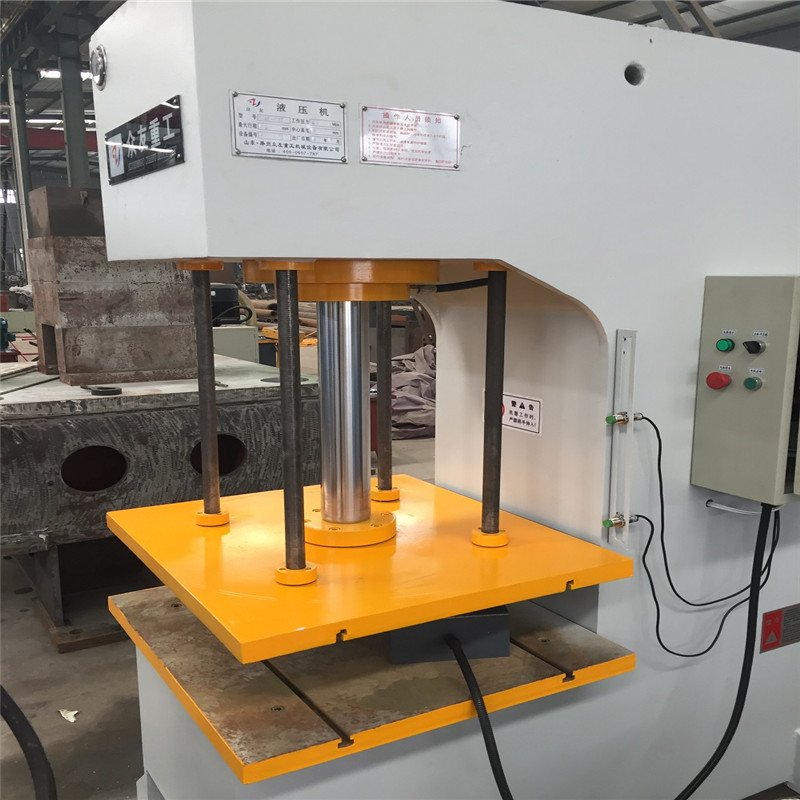 63噸臺面750×700帶導(dǎo)柱單臂油壓機(jī)